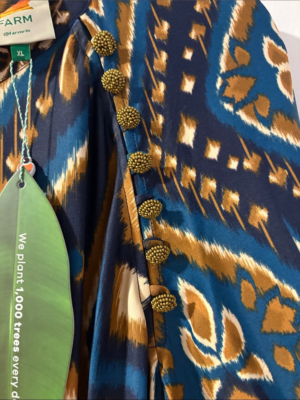 FARM RIO Women's Blue and Gold Patterned Long-Sleeve Dress
BRAND NEW - Picture 4 of 7